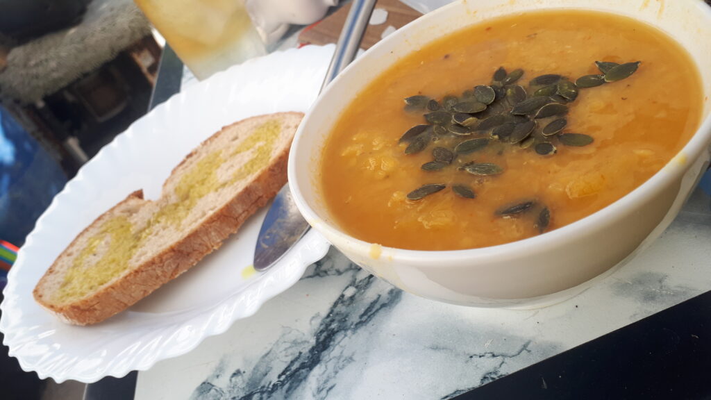 veganised pumpkin red lentil soup