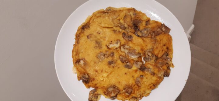 Veganised mushroom omelette