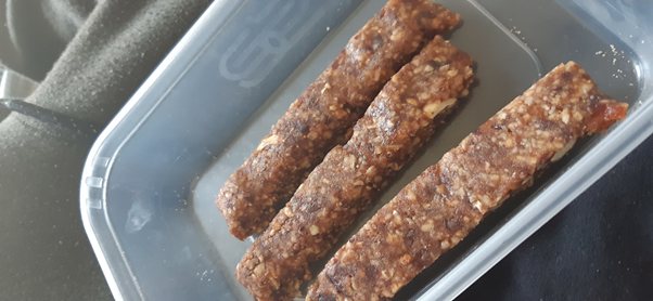 raw vegan date cashew bars