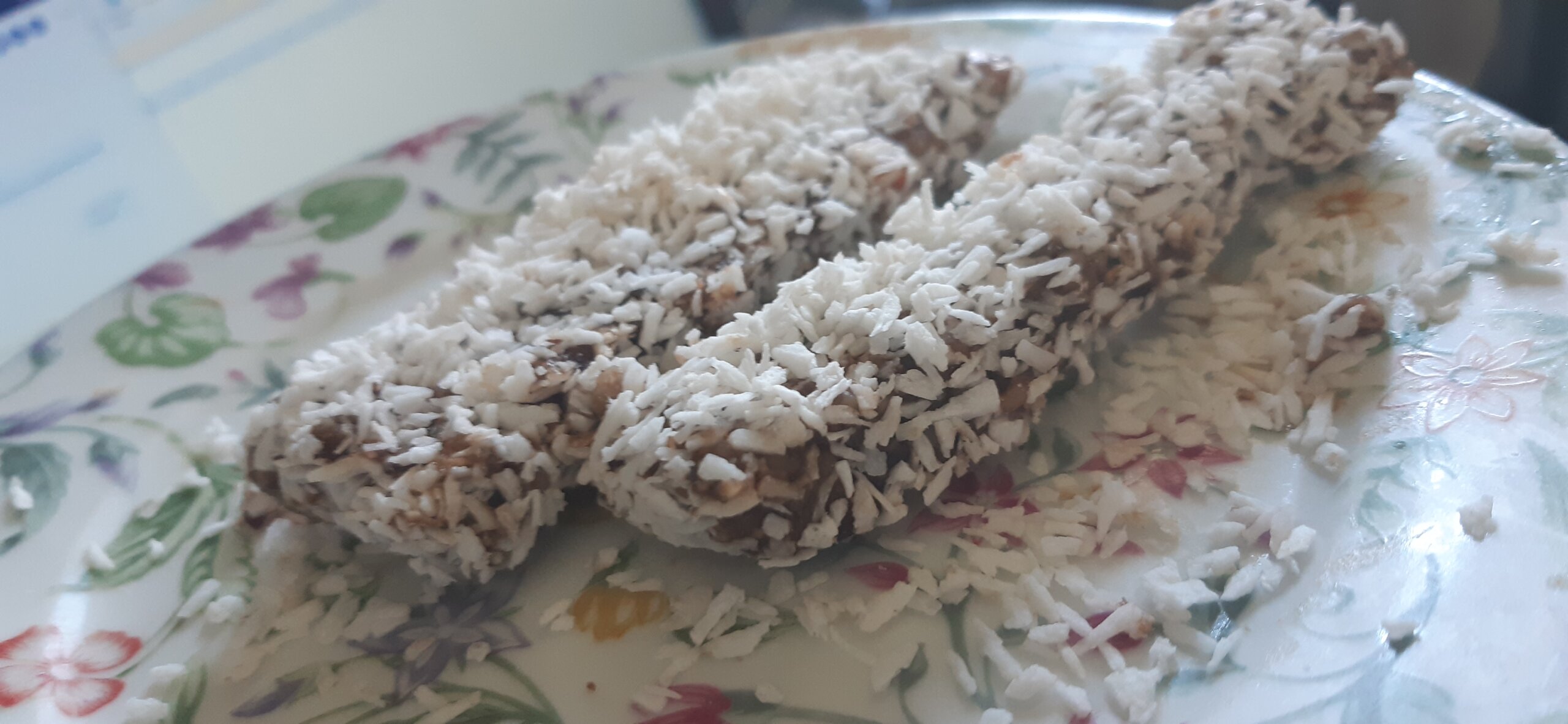 raw vegan coconut date cacao bars