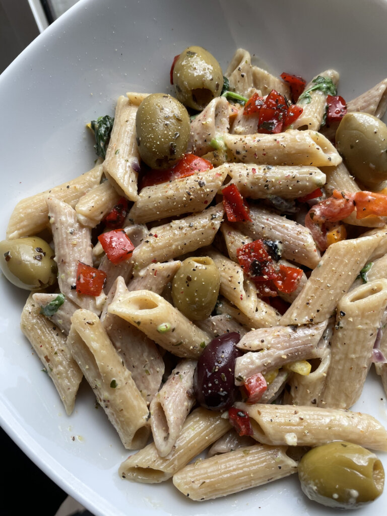 creamy bell pepper olive pasta