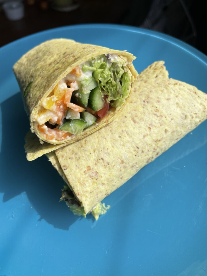 hummus veggie wraps