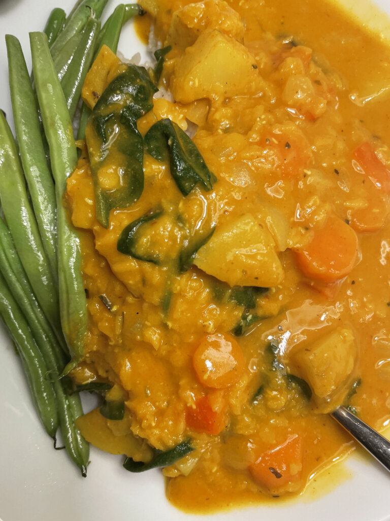 red lentil spinach curry and green beans