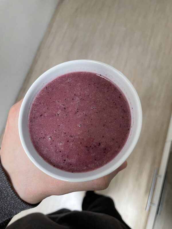 mixed berry smoothie