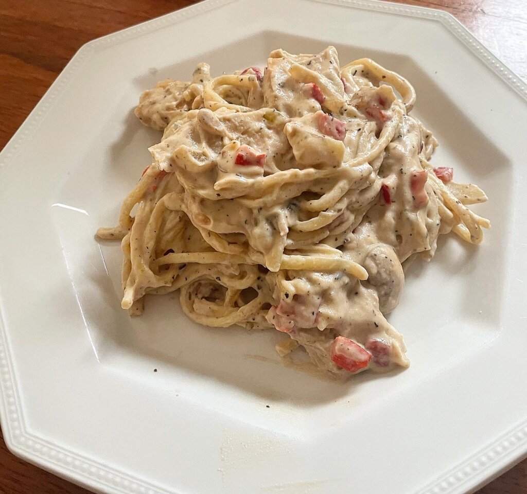 zoomed out vegan alfredo